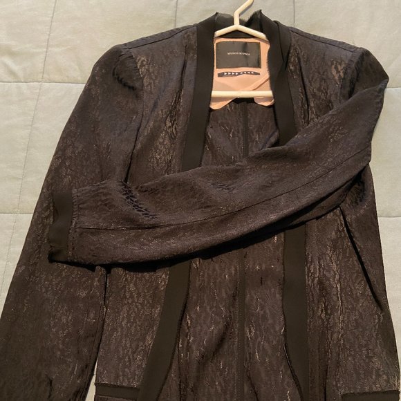 Blazer - Picture 3 of 4